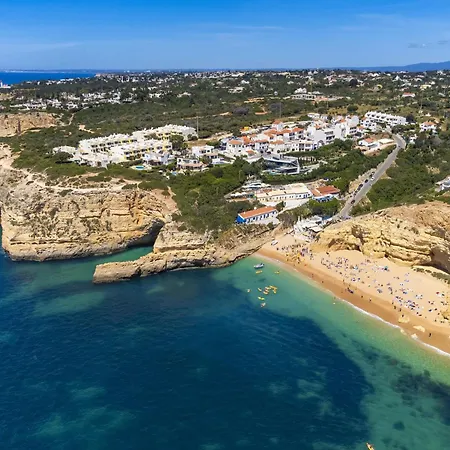 Charming In With Pool Сasa de vacaciones