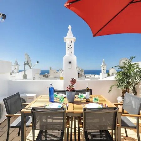 Сasa de vacaciones Charming In With Pool *