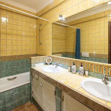 Charming In With Pool *