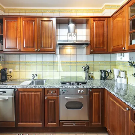 Charming In With Pool Сasa de vacaciones