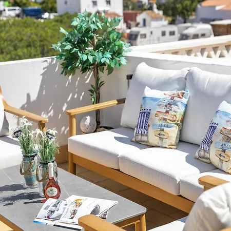 Charming In With Pool Сasa de vacaciones *